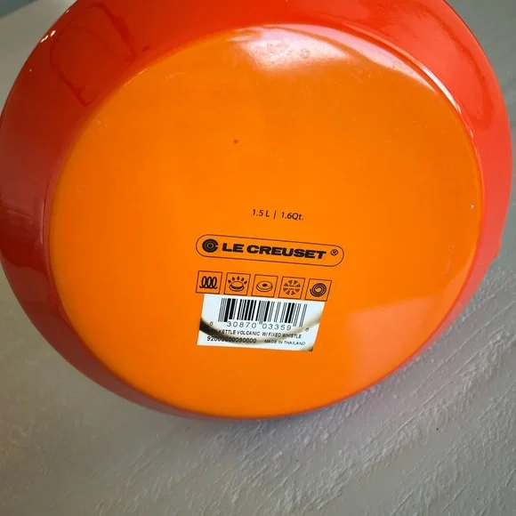 Le Creuset Flame Orange Zen Whistling Tea Kettle 1.6QT Enamel on Steel - Picture 10 of 10